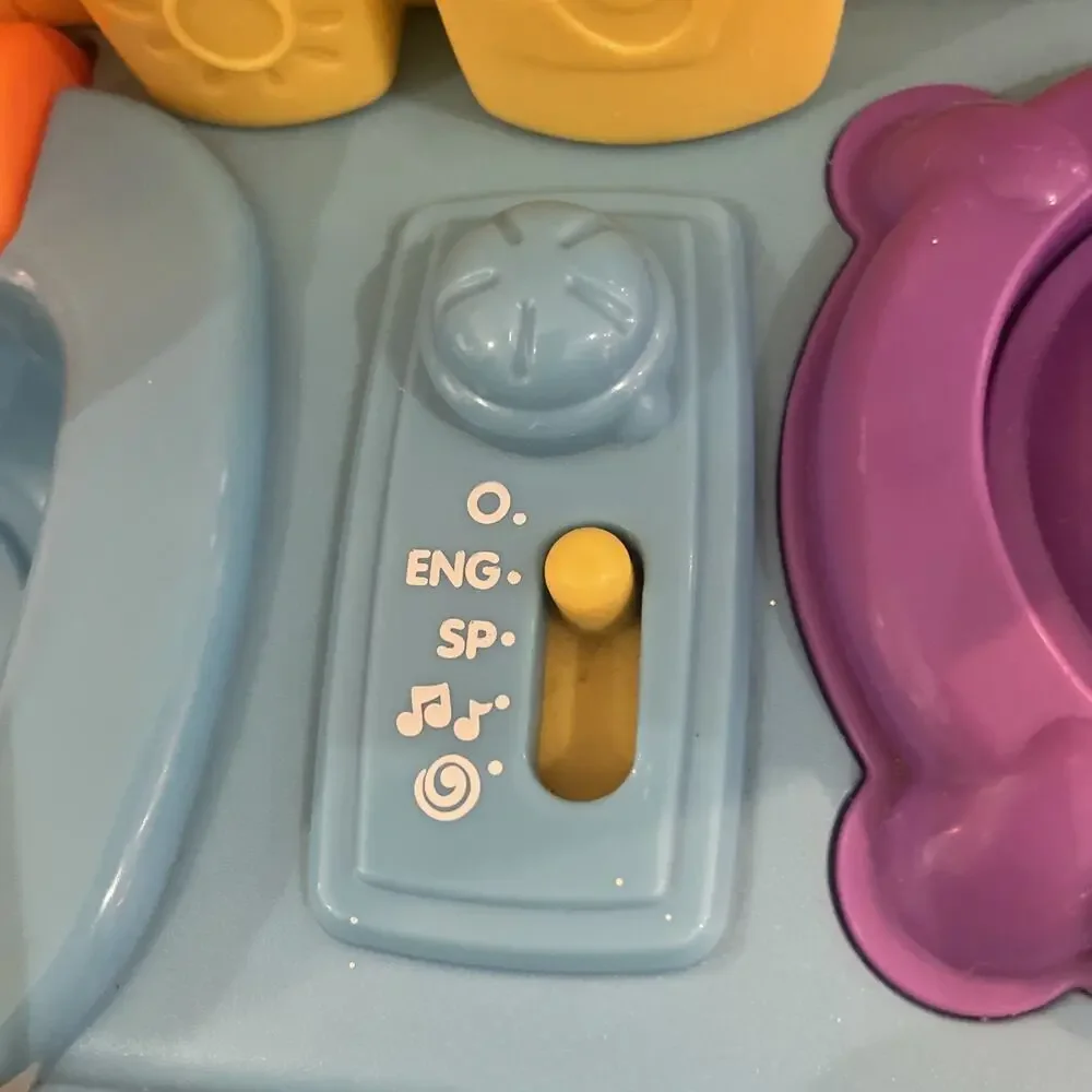 Fisher-Price Laugh & Learn Learning Kitchen T4272 2010 English Spanish Tested